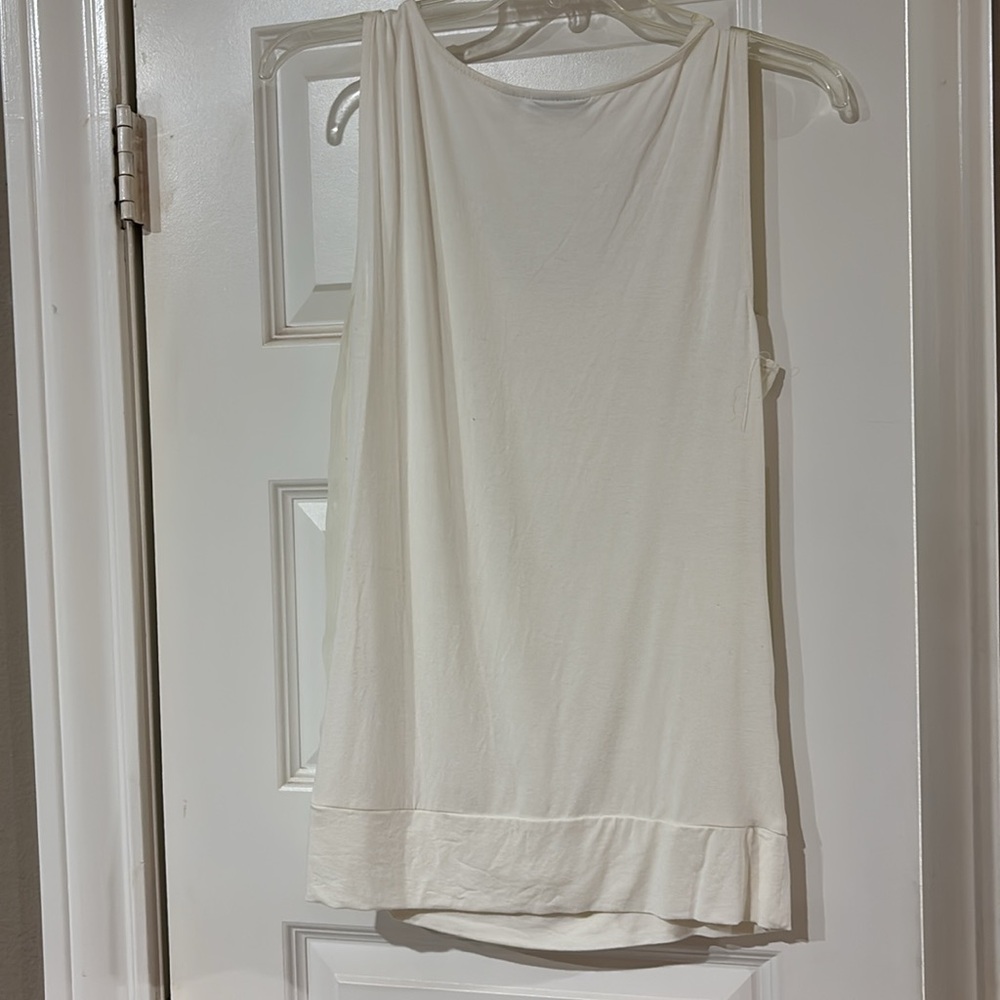 Off white size medium camisole from New York and Co. - Picture 4 of 4